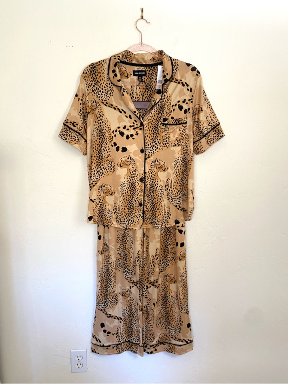 NWT Room Service M Pajama Set Cheetah Print Animal Print Tan Black New